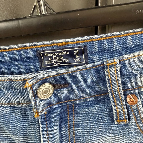 Abercrombie & Fitch Simone High Rise Slim Denim Jeans Women’s Size 28 - Picture 3 of 9